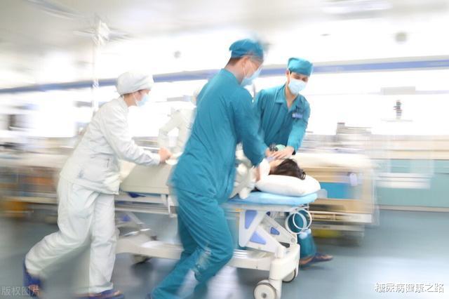 血糖|17岁女生血糖29、血脂20，血液呈粉色，垃圾食品饮料最害人