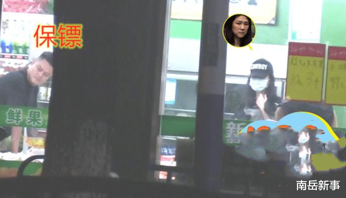 钟汉良|钟汉良隐婚妻子疑露面！长发披肩身材高挑，男神还贴心为其打伞