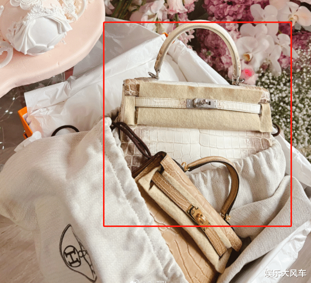 黄晓明|黄晓明恋情再添一锤?疑为网红叶珂庆生,女方感动当场落泪