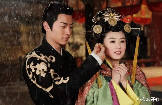 赵丽颖|当众拆台陈晓，身价过亿却不要抚养权，赵丽颖究竟有何难言之隐？