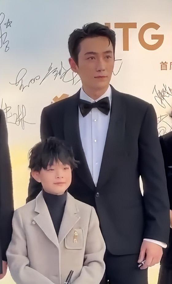 金鸡奖红毯：倪妮造型靓丽大方，孙怡、陈都灵同框美艳又养眼