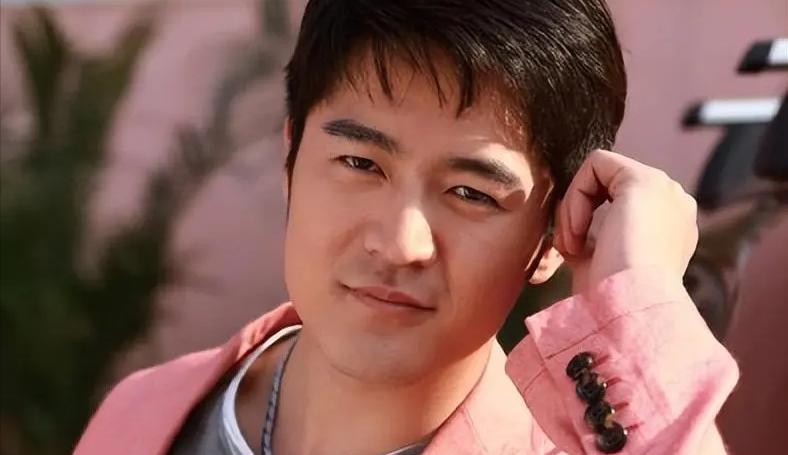 成名仅两年后跳楼身亡,如今11年过去了,尚于博父母怎么样了?
