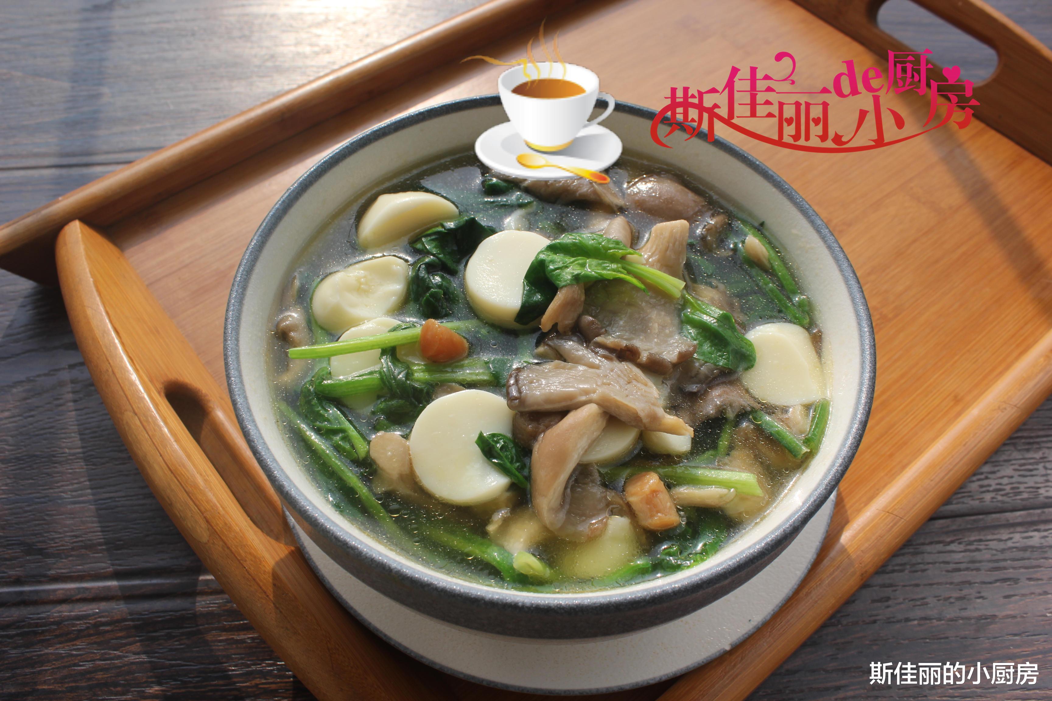 菠菜 春天轻断食，这汤特适合晚餐喝，低脂饱腹又营养，我三天两头必做
