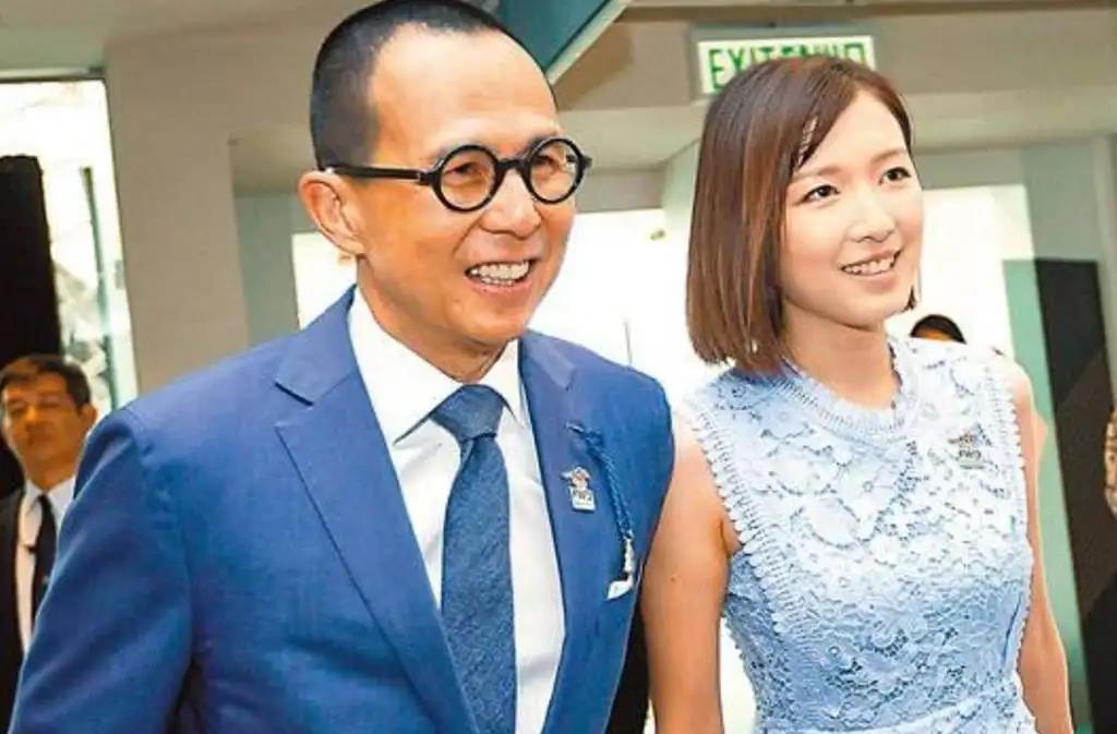 梁洛施|梁洛施素颜如少女，大儿子身高暴涨，住在李泽楷的豪宅里，日子过得很滋润。