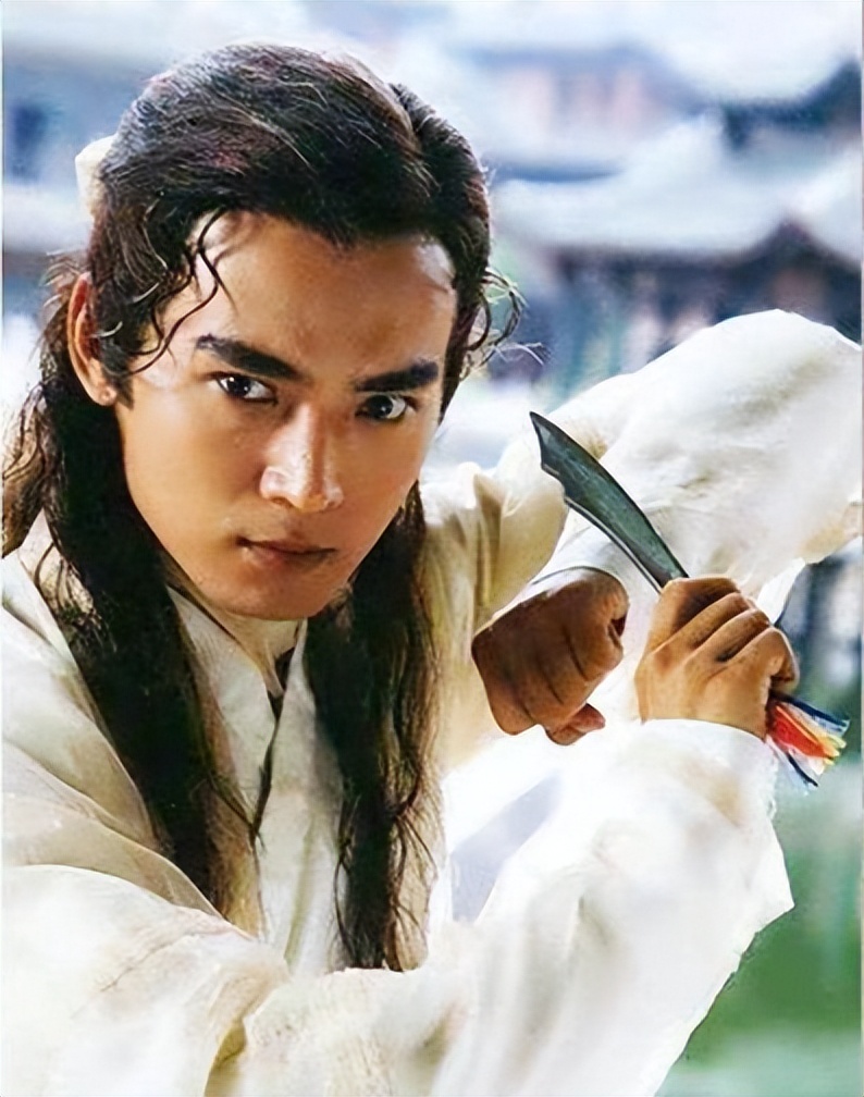 肖战|同样留龙须刘海,把肖战王一博和古天乐放一起对比,差距就出来了