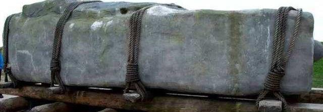 |好好的一块和田玉料,为何嘉庆皇帝一声令下就被扔到荒凉戈壁上?