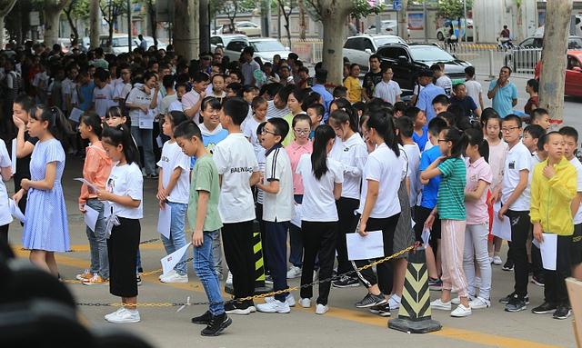小升初|小学生英语水平比六级高？看完北京娃的小升初简历，怎么笑不出来