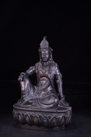 沉香木|回流：老沉香木雕自在观音摆件。