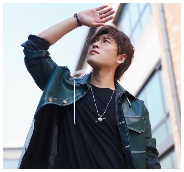 张赫宣|本是男人味十足的“好声音”，十年后却变身小鲜肉而受网友非议