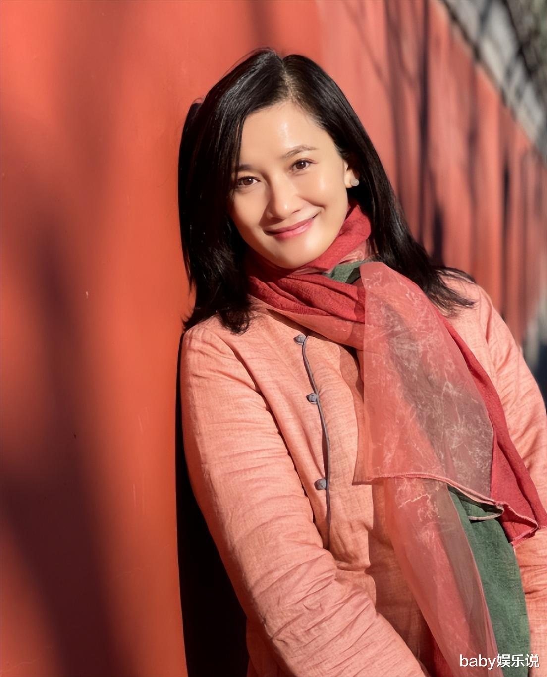 侯勇|侯勇:和沈蓉离婚后,二婚又离婚,三婚爱上90后美女