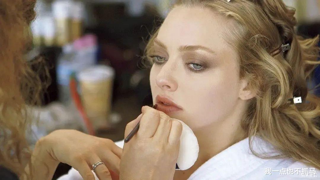 好莱坞|全球爆红后遭泄露私照,好莱坞“最美尤物”隐退养鸡:火了18年,她可不是花瓶