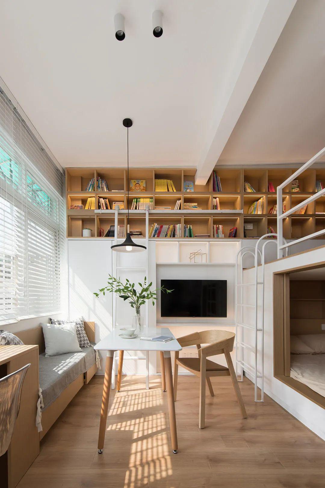 小卧室除了榻榻米,还有第2个选择,用壁橱床,收纳不少你分毫!