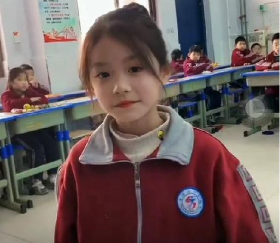 刘亦菲|小学生“撞脸”刘亦菲，颜值超高被赞小说女主角，这是谁的青春？