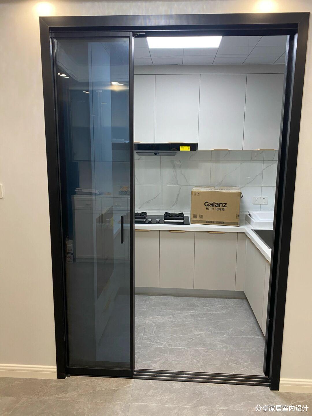 辛苦9个月装修完工,不含家具花了17W,全屋打扫干净效果还不错!