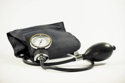 高血压|[垚和健闻]56岁血压130-150正常吗 调节中老年人高血压的方法