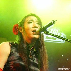 梁龙|从保安到“摇滚教母”，和女神谈恋爱，梁龙到底经历了什么？