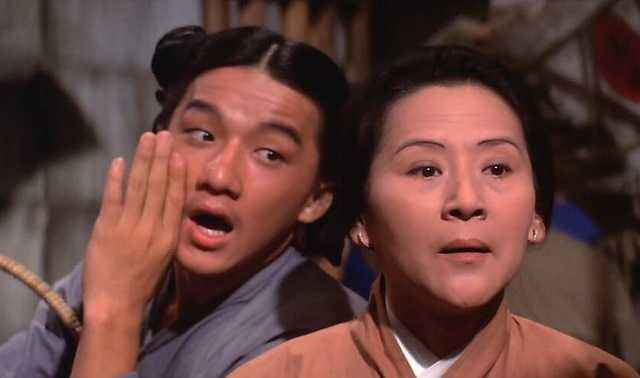 成龙|割完单眼皮就好事不断的6位港星,成龙脱胎换骨,甄子丹迅速起飞