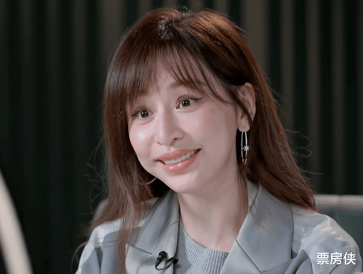 那英|《乘风破浪》初舞台:徐梦桃可爱,张天爱绝美,那英宁静浑身是戏