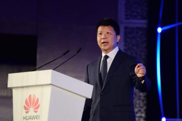 华为|该来的还是来了,英、美方面传来消息,华为的态度也很坚决