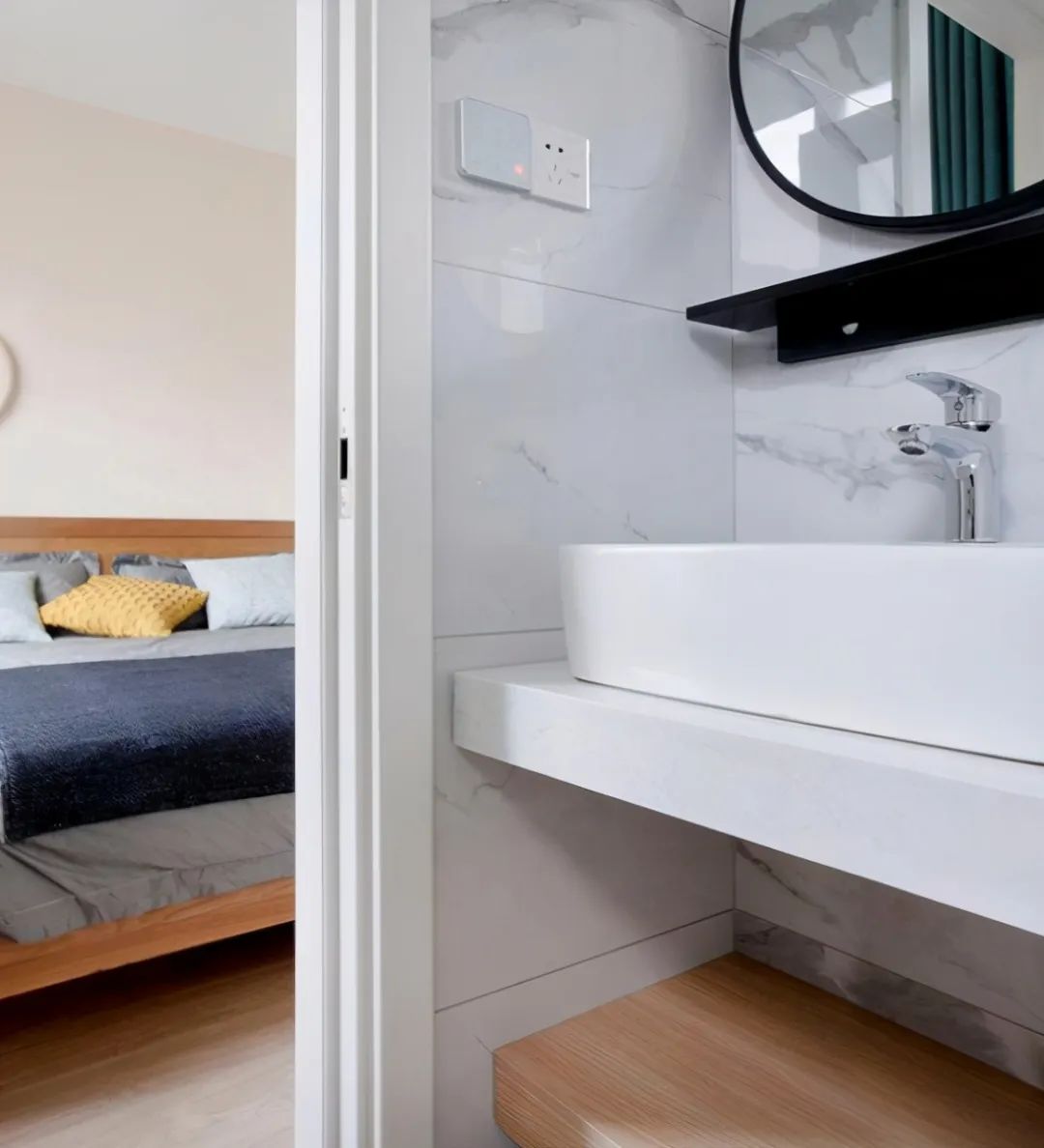 她家128平米，进门就被玄关吸引，全屋打造柜子，最喜欢儿童房