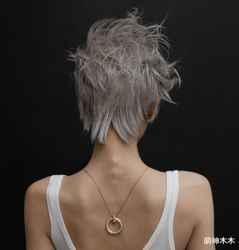 Angelababy|baby银发造型又翻车,撞脸郭采洁陈法蓉,生图浮肿过度依赖修图