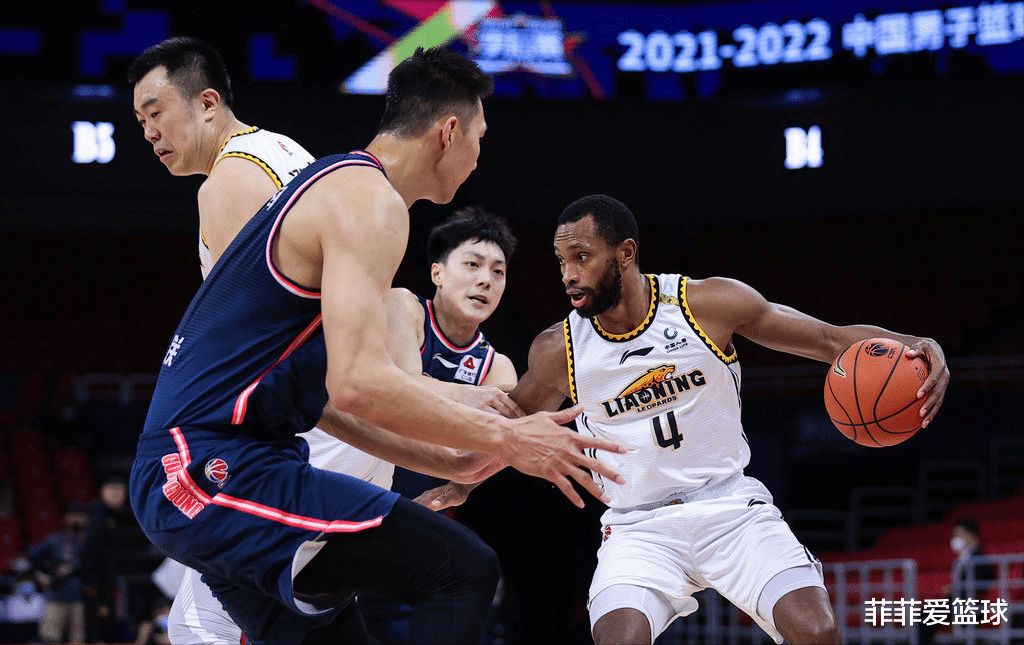 辽宁男篮|辽宁双外援+付豪立大功，2-0夺赛点，杨鸣末节变阵让杜锋望而兴叹