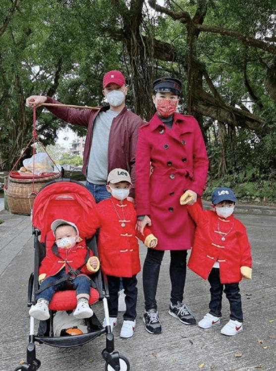 张艺谋|42岁胡杏儿海边美照曝光！老公一人带仨娃，支持老婆工作不遗余力