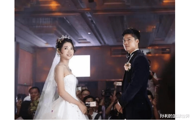 苏炳添|苏炳添：爆红时期结婚，却没办法不娶，她苦等了我16年