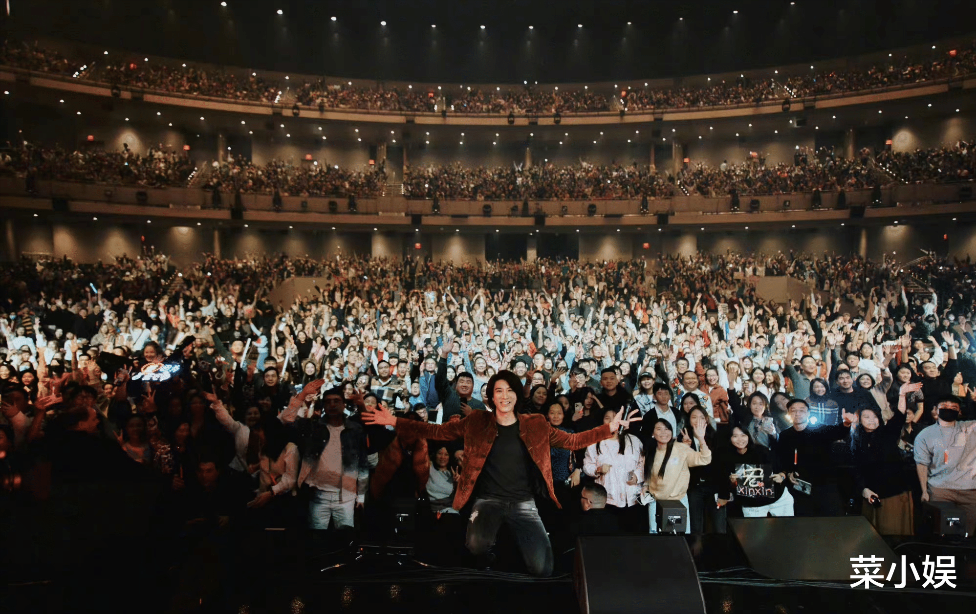 王力宏|王力宏拉斯维加斯演唱会宣告复出，现场人头攒动座无虚席