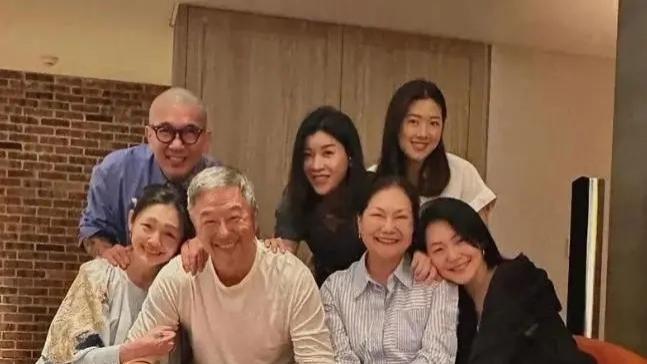 大S|继王伟忠后又一好友撇清关系，蔡康永偷偷取关大S一家！