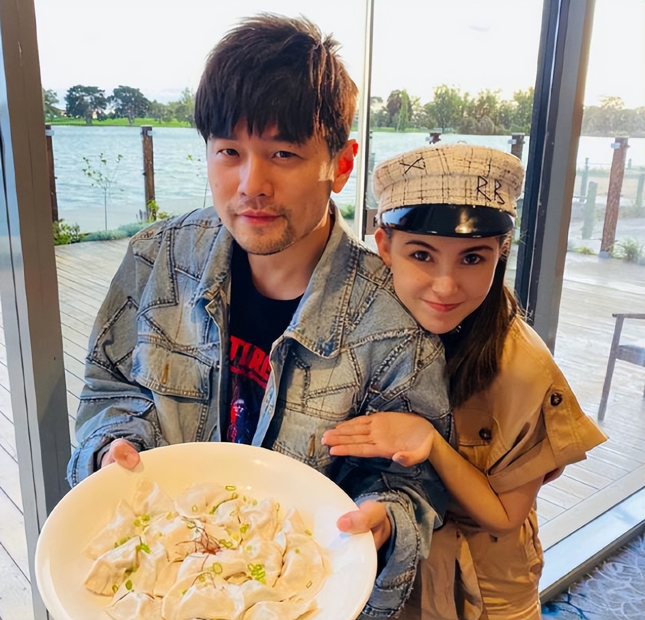 周杰伦|昆凌三胎产女，周杰伦公开晒女儿正脸照：母女兩位都辛苦了