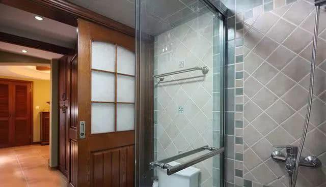 在玄关装个大圆顶，老丈人看完笑眯眯，说这造型顶子最招财