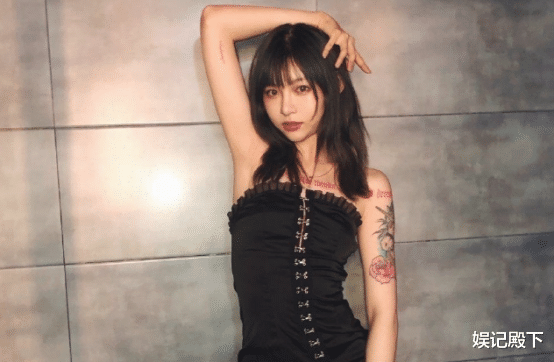 蔡徐坤|机车女神痞幼开团了,三字惹怒蔡徐坤粉丝,扒出黑历史才急忙道歉