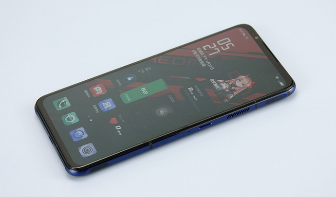 lumix|暑期高温预警！除了人要避暑手机也要好散热，玩家换机看这三款