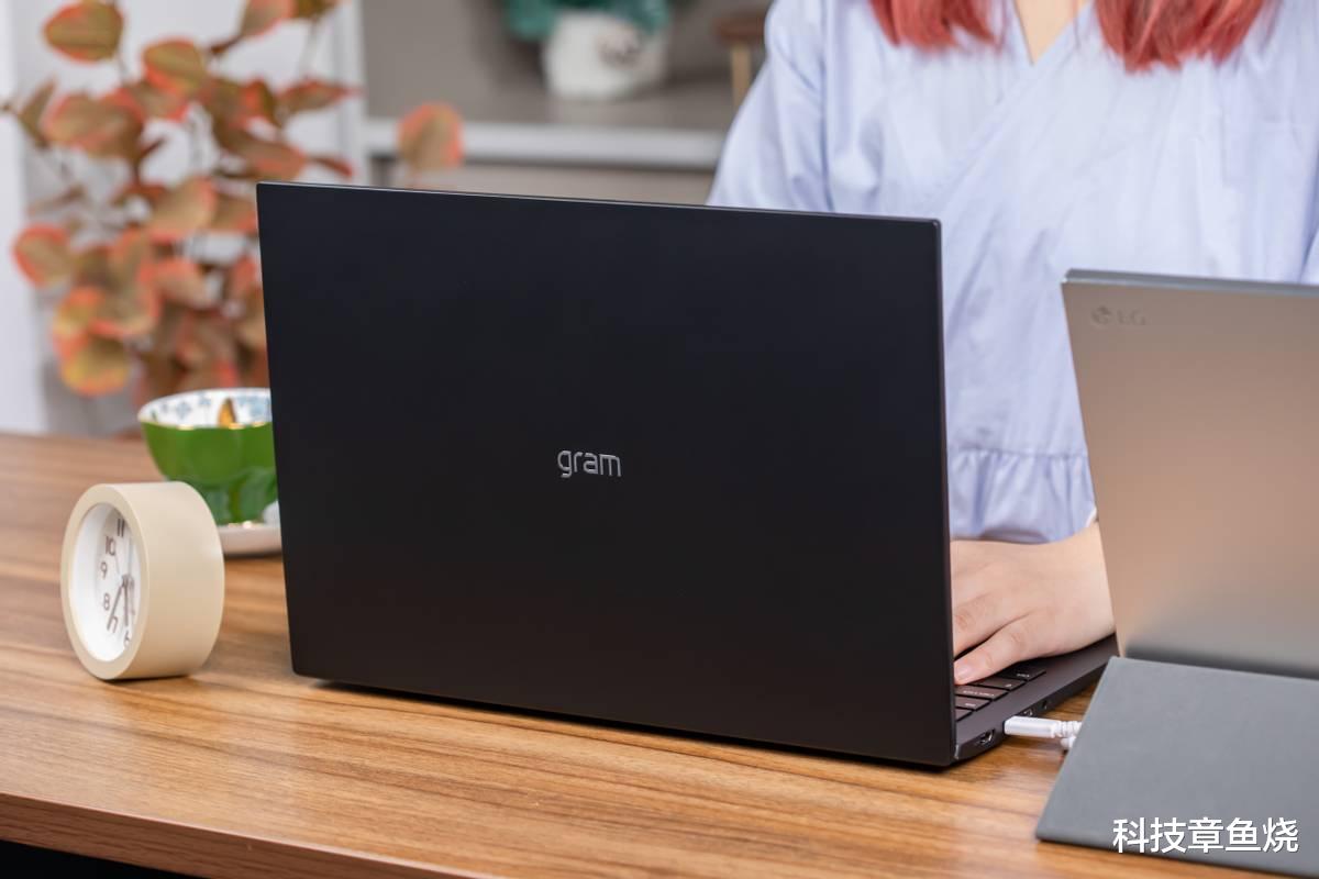 LG|处理器升级续航依旧无忧，办公还是选LG gram 16