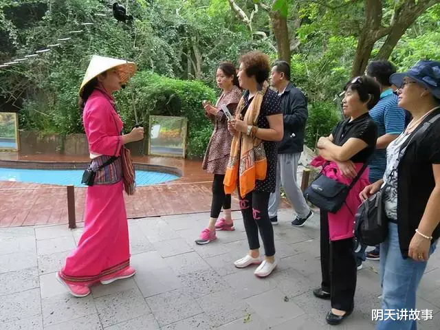 导游|为什么年轻漂亮的女导游大多数都是单身？大巴车司机说出“内幕”