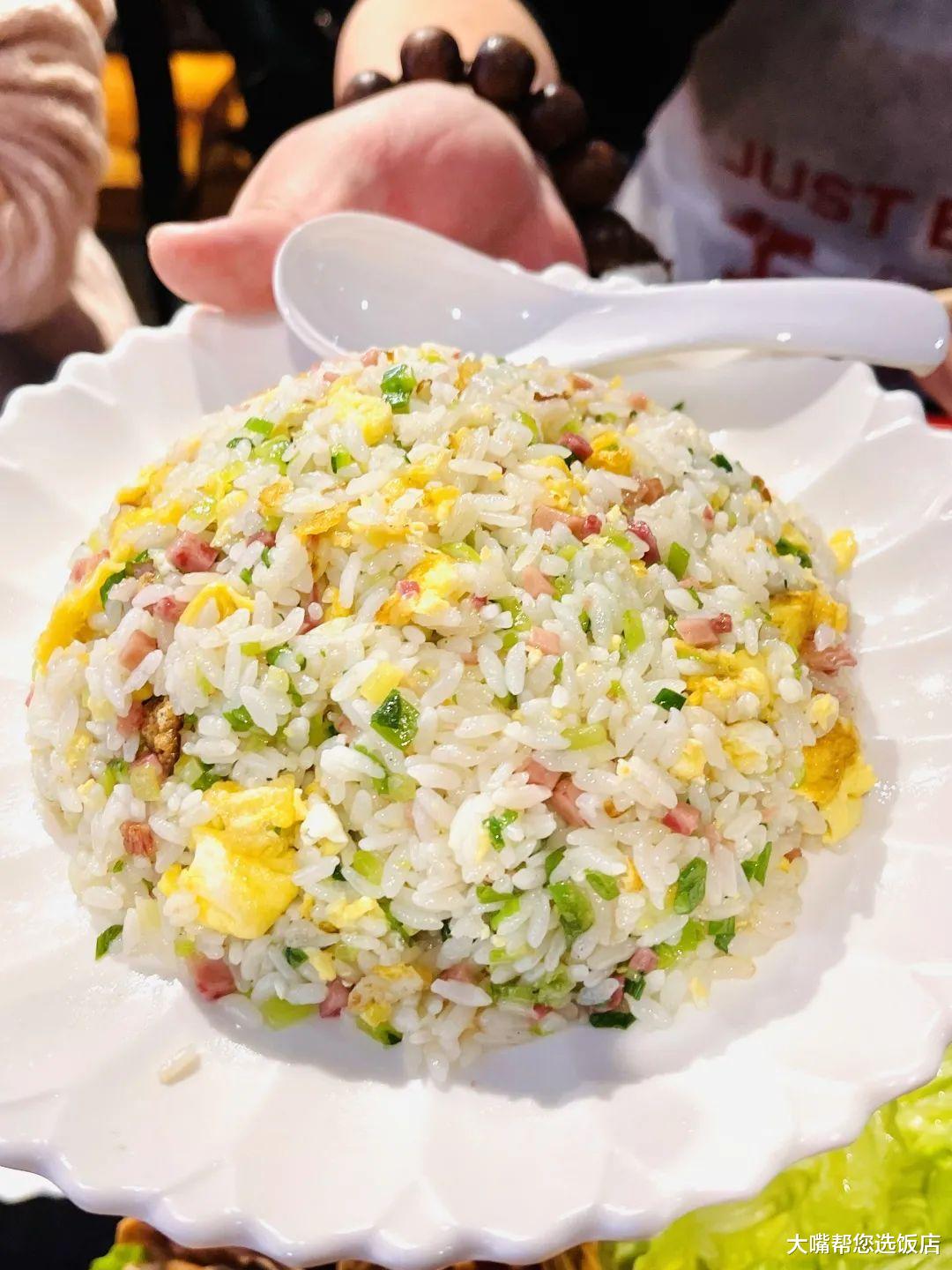 吃在大连-筷子牛肉黄喉丝还有超过瘾的老肉片，这家重庆火锅有点不一般~