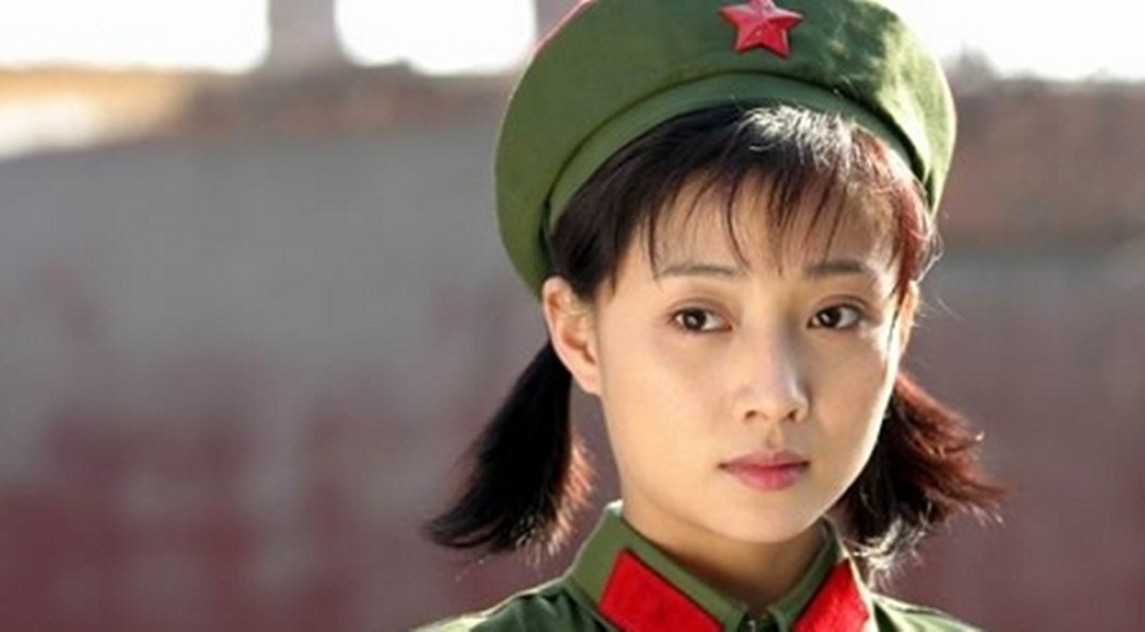 经典|别再吹捧“巴掌脸”了！15位“胖脸”也好看的女星，个个美得耀眼