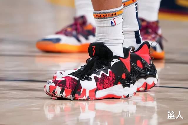 约基奇|NBA球员上脚：艾顿定制球鞋为儿子庆生，哈雷尔穿韦德之道7