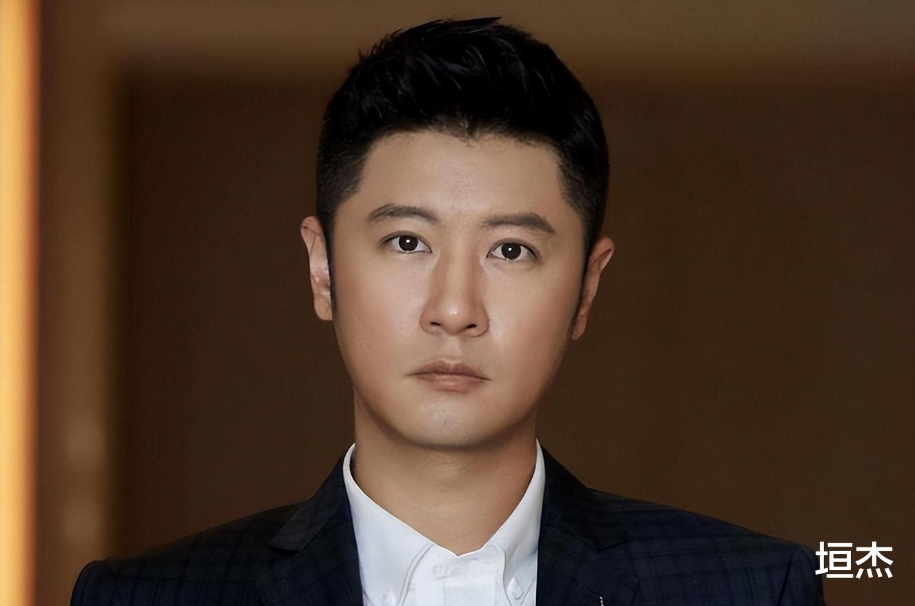 胡歌|48小时内5个瓜！恋情曝光、官宣生女、再婚当爸，娱乐圈好事不断