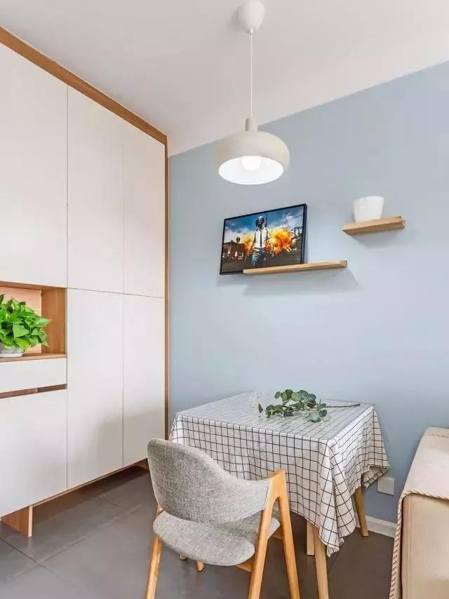 68㎡北欧小两居，客厅颜值超高，卫生间装蹲便太实用了