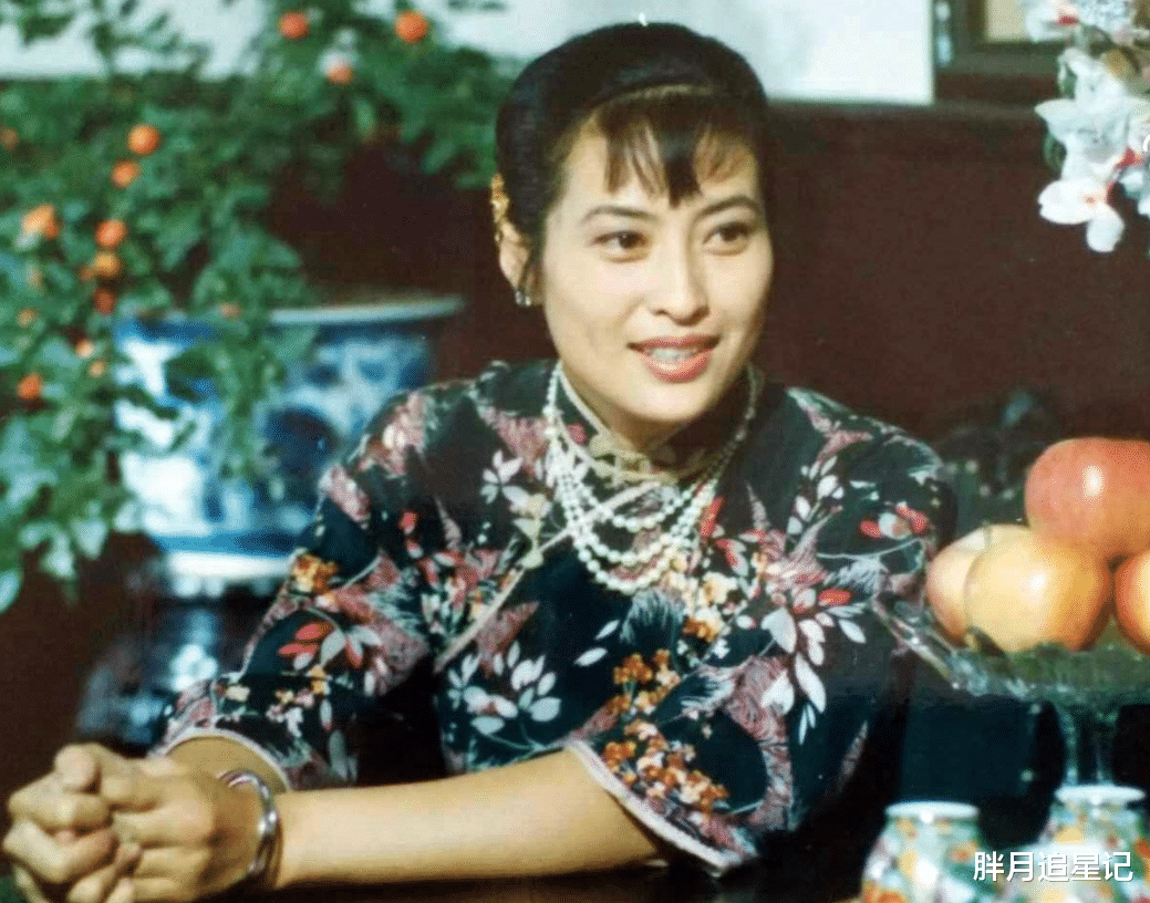 许娣|因“薛甄珠”成名，与丈夫41年婚姻有笑有泪，64岁许娣现状怎样？