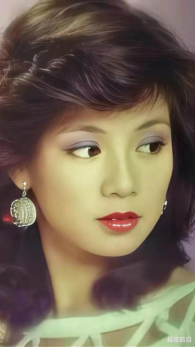 有一种时尚叫30年前的翁美玲，就算到现在，她的穿搭依旧潮流前卫