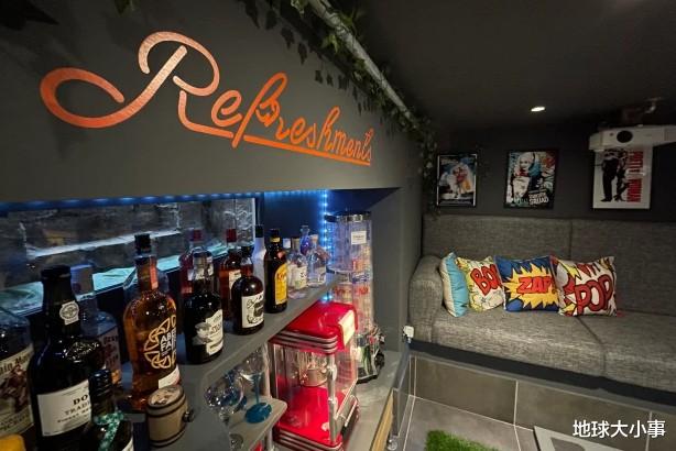 买二手房屋发现“神秘地窖”！他花一年改造成超爽娱乐间