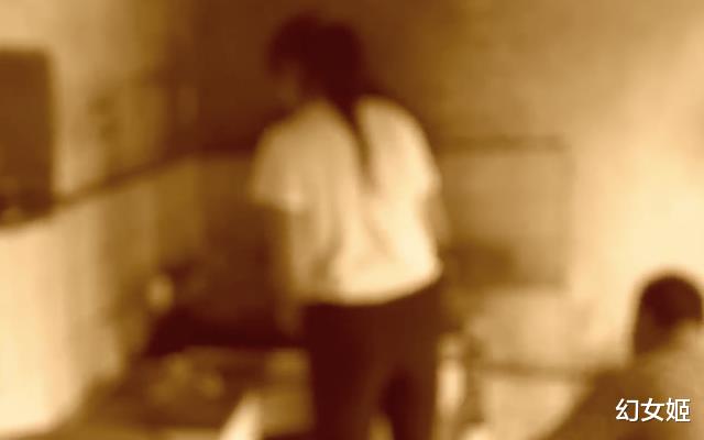 2010年丈夫外出打工，妻子把情夫叫来同居，因水性杨花被情夫杀害