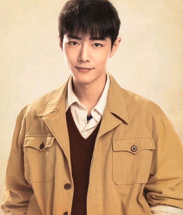 蓝天野|肖战新剧杀青显疲态!没有路透压力,他终于穿上短袖了