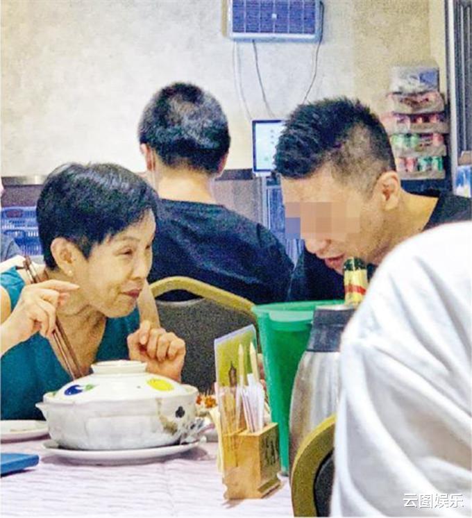 姜大卫|富婆豪宅设宴为姜大卫庆生!大鱼大肉太丰盛,佘诗曼携妈妈现身