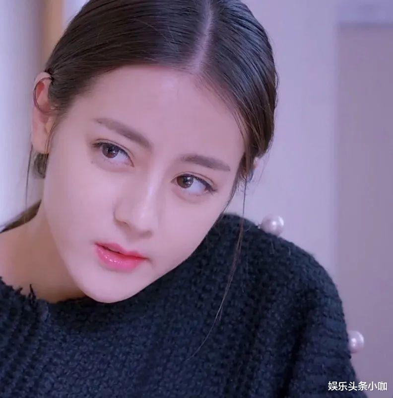 迪丽热巴|顶级神颜崩了？被观众吐槽说是“一幅男人相”！