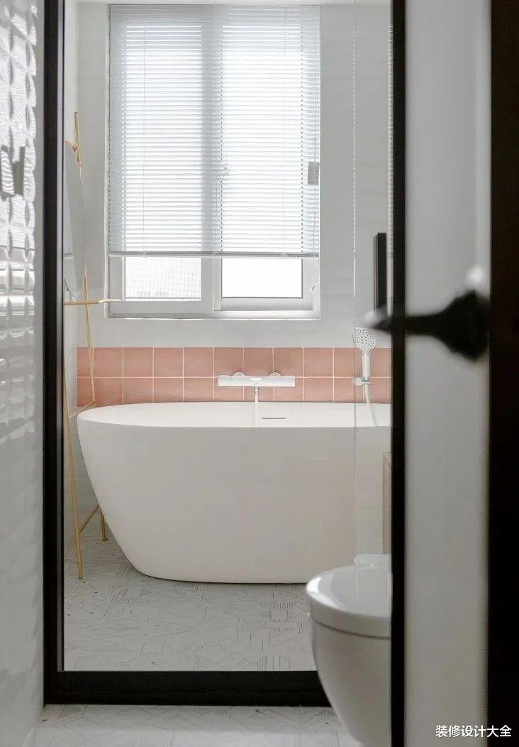 130平北欧风，带玻璃隔断、休闲阳台，不仅颜值高，实用性还强！