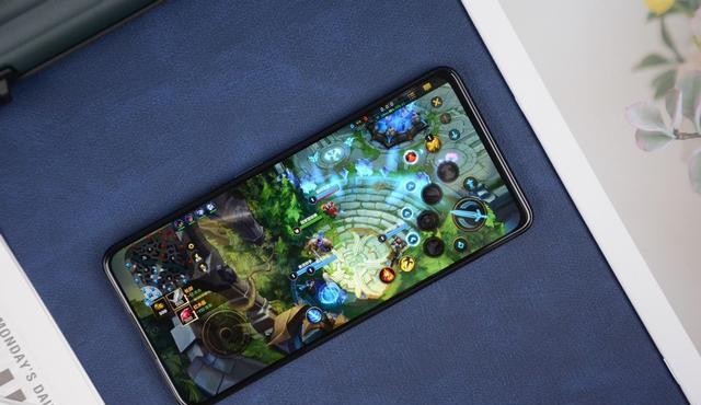 芯片|67W闪充+1亿像素+6nm芯片,跌至1499元,千元“水桶机”